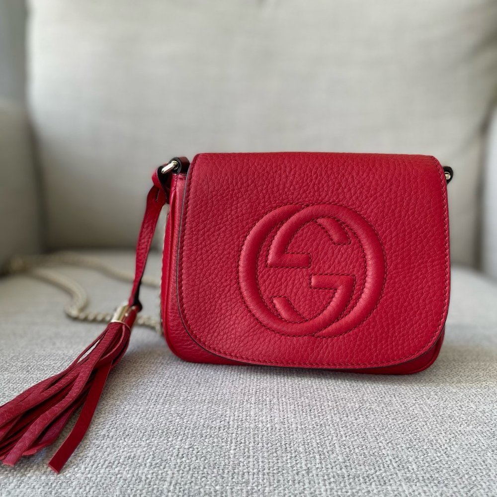 Gucci Soho Red Crossbody Bag With Chain Gem